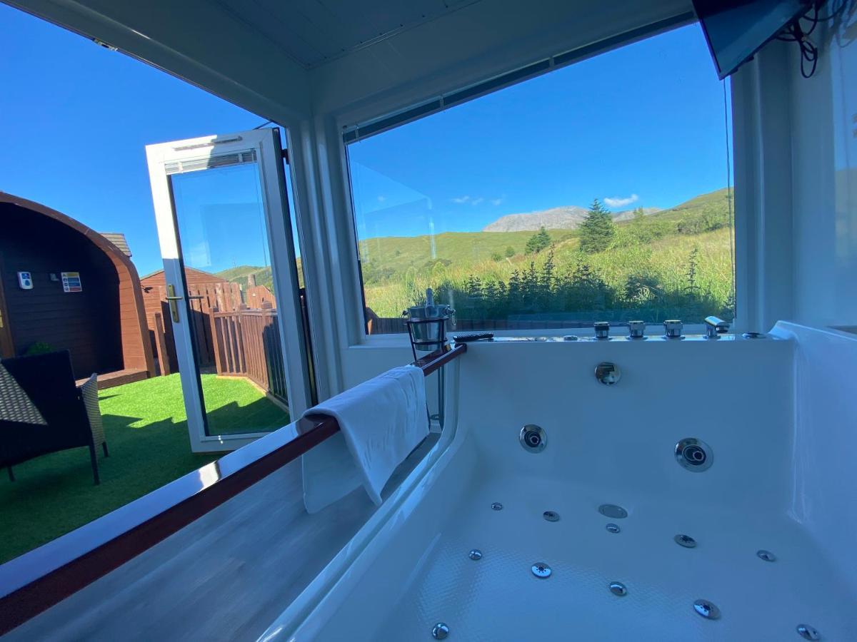 Highland Stays - Ben View Studio Pod & Jacuzzi Bath Fort William Dış mekan fotoğraf